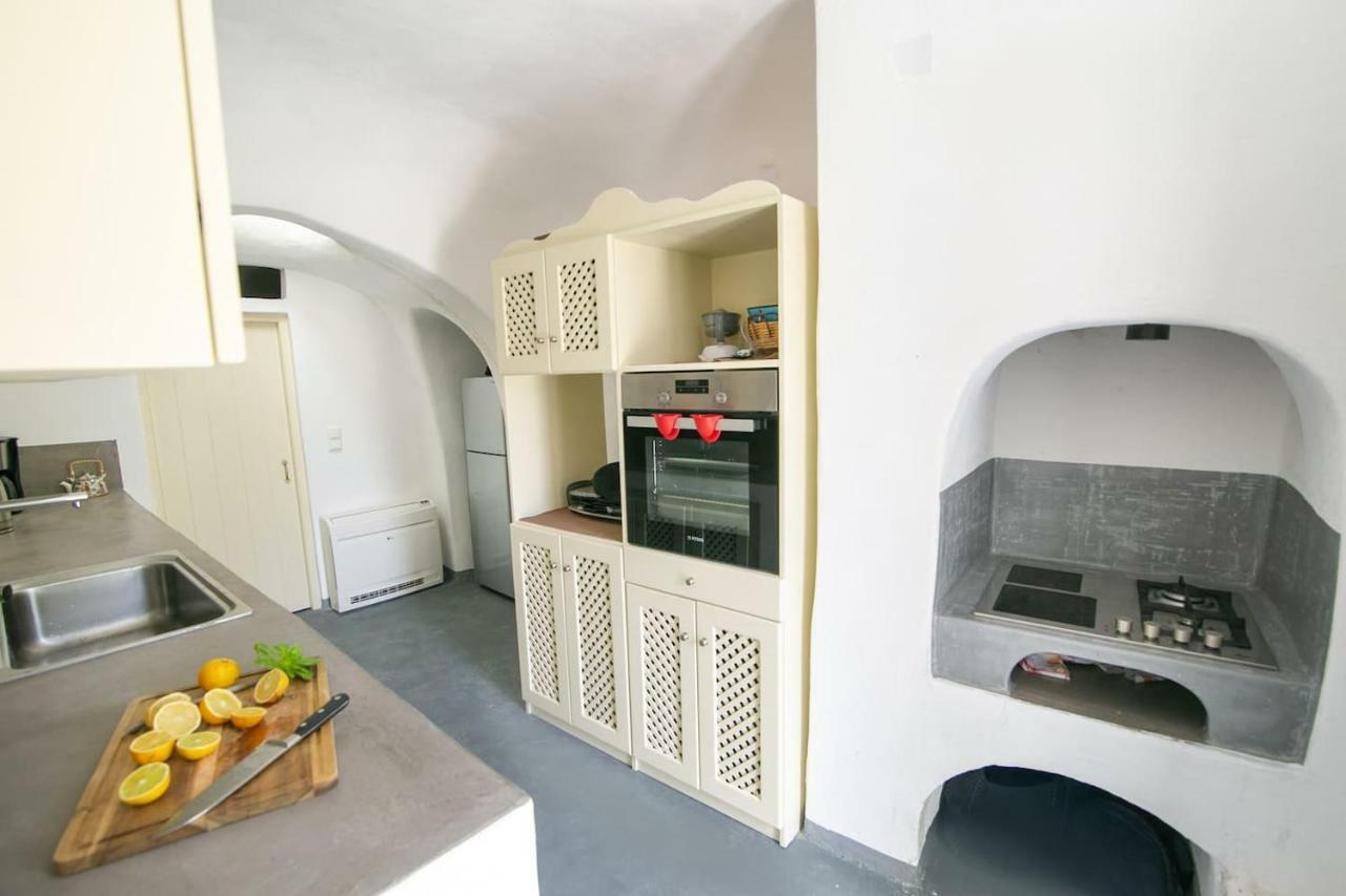 티라시아 Agrilia Secluded Cave House 빌라 외부 사진